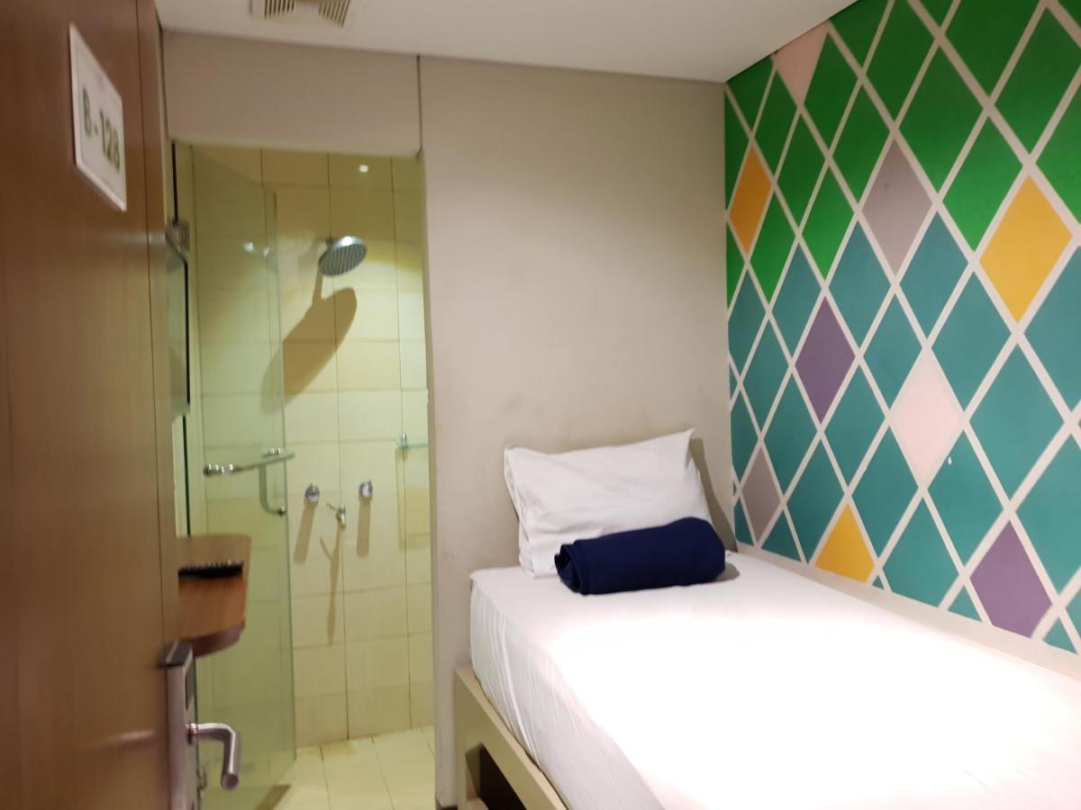 Subwow Hostel Bandung Exterior foto
