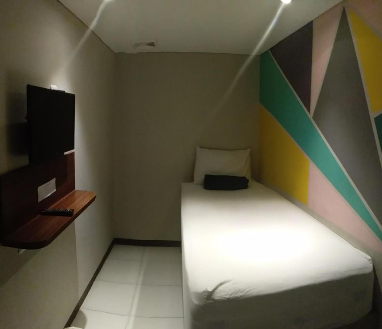 Subwow Hostel Bandung Exterior foto