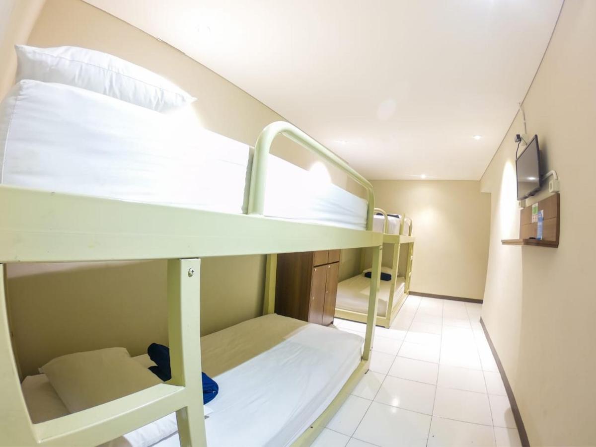 Subwow Hostel Bandung Exterior foto