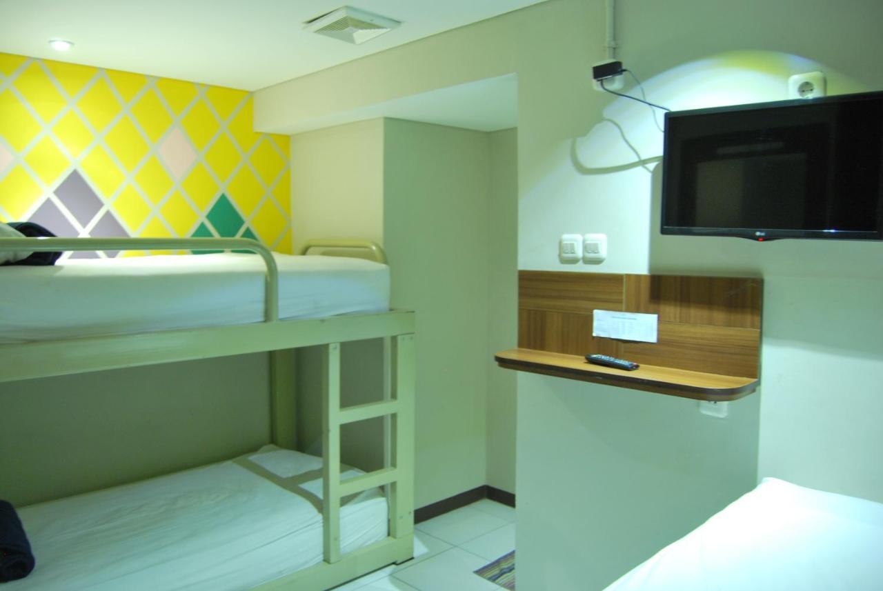 Subwow Hostel Bandung Exterior foto